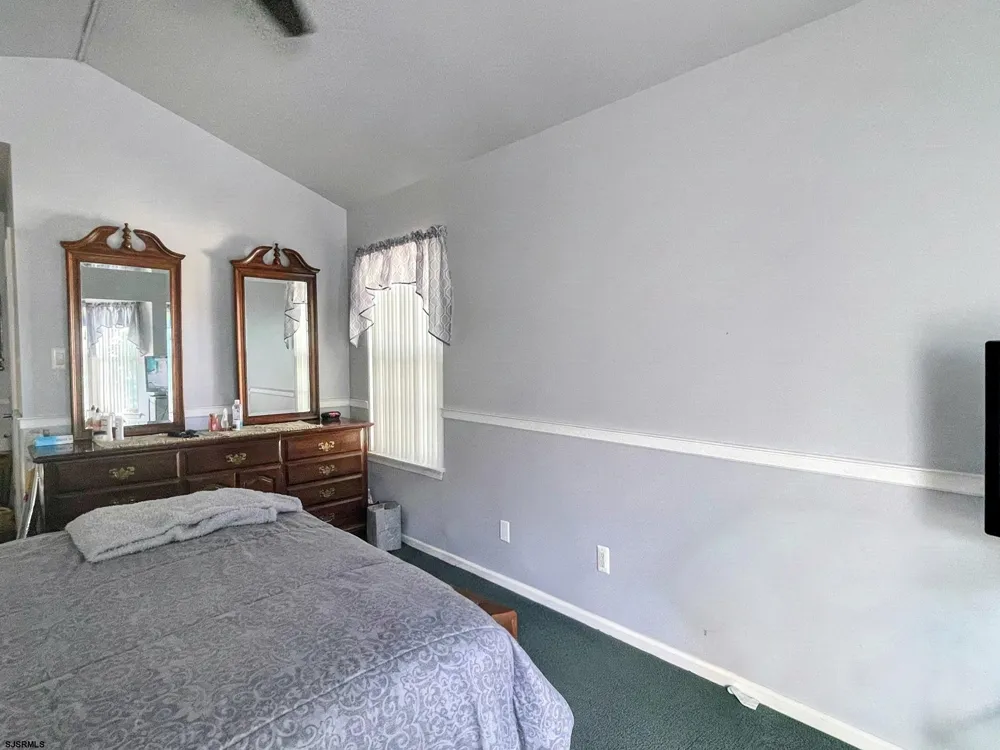 6191 Robin Dr Mays Landing, NJ 08330