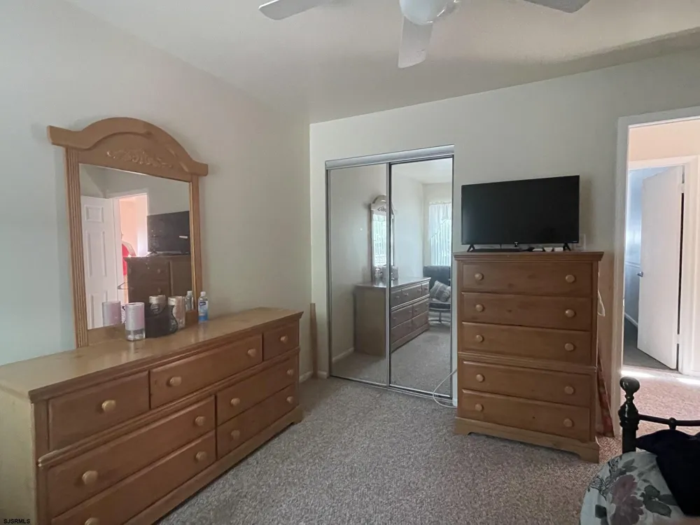 6191 Robin Dr Mays Landing, NJ 08330