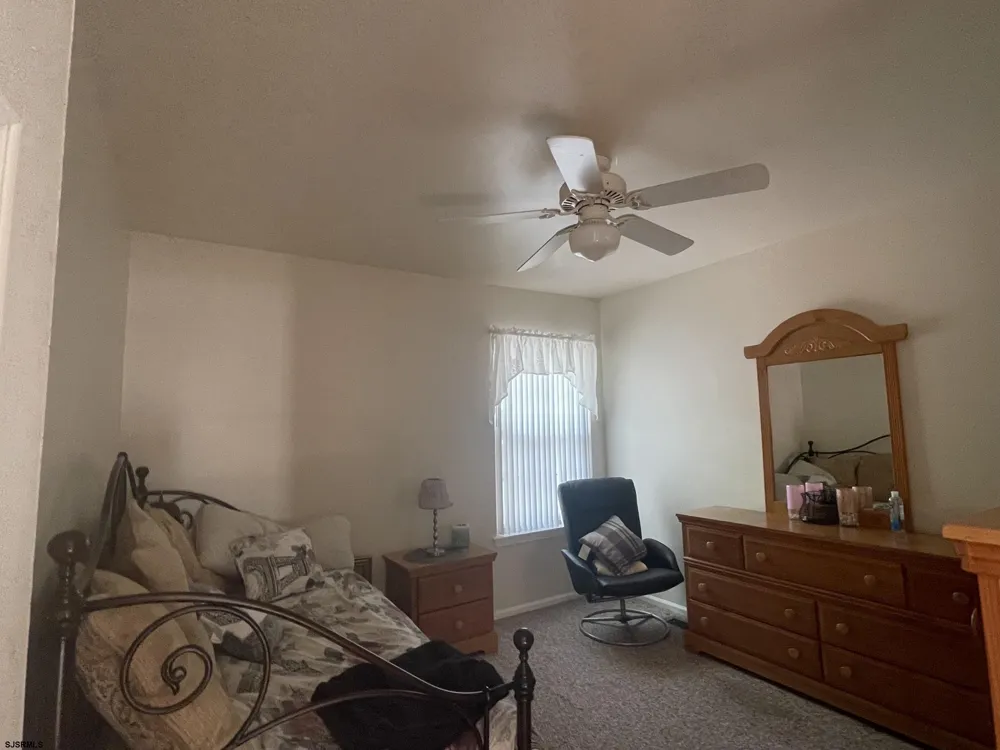 6191 Robin Dr Mays Landing, NJ 08330