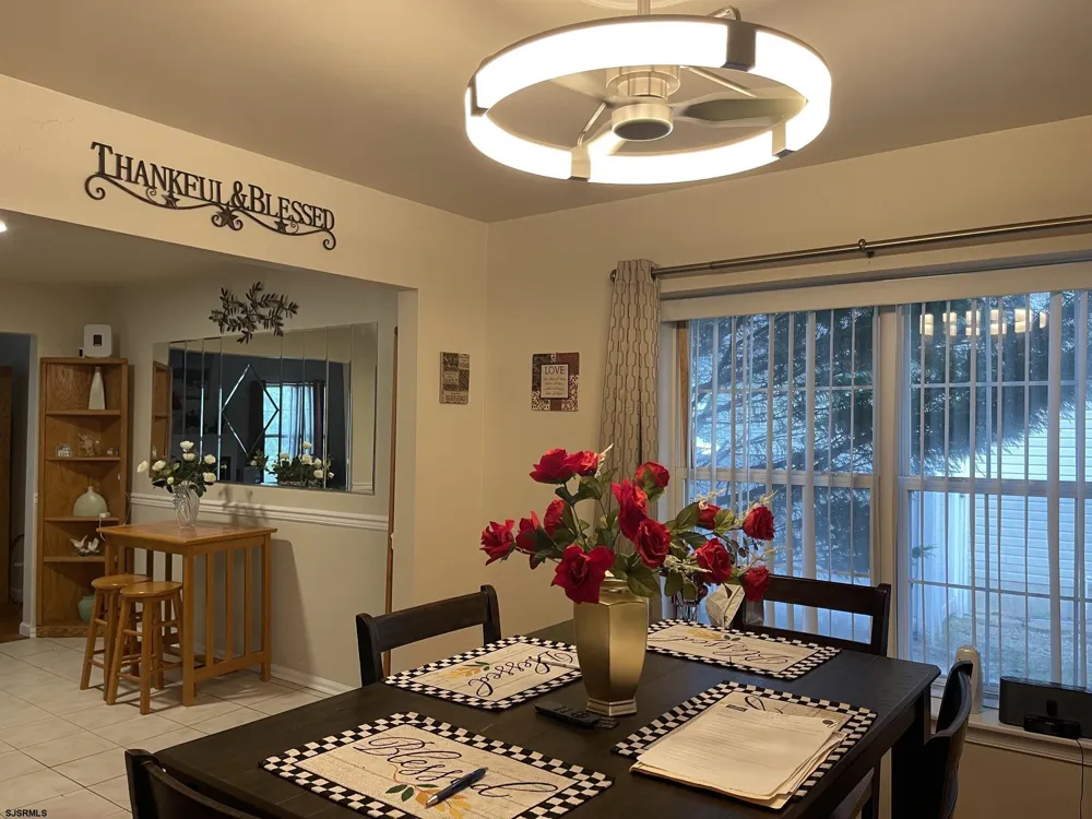 6191 Robin Dr Mays Landing, NJ 08330