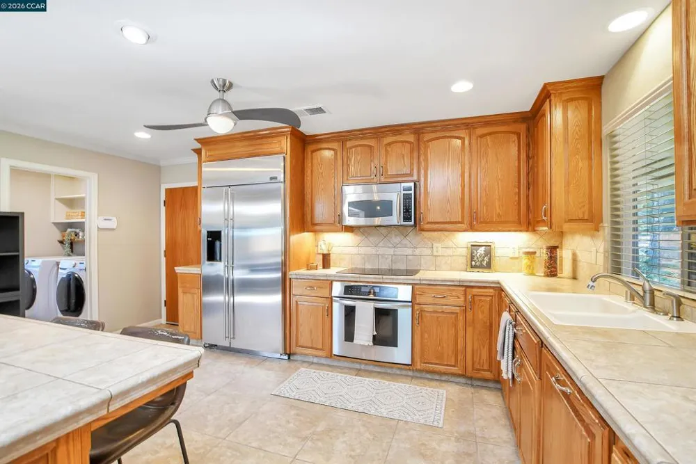 513 Gerard Dr Lodi, CA 95242