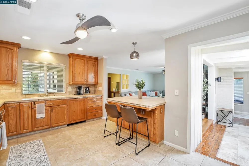 513 Gerard Dr Lodi, CA 95242