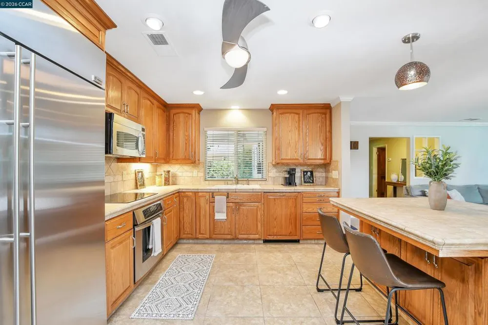 513 Gerard Dr Lodi, CA 95242