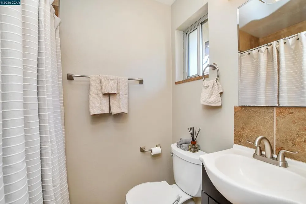513 Gerard Dr Lodi, CA 95242