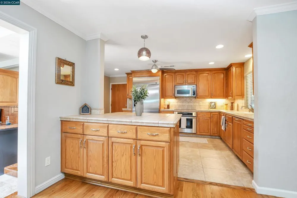 513 Gerard Dr Lodi, CA 95242