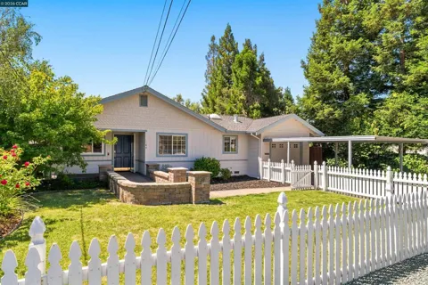 3644 Walnut Ave