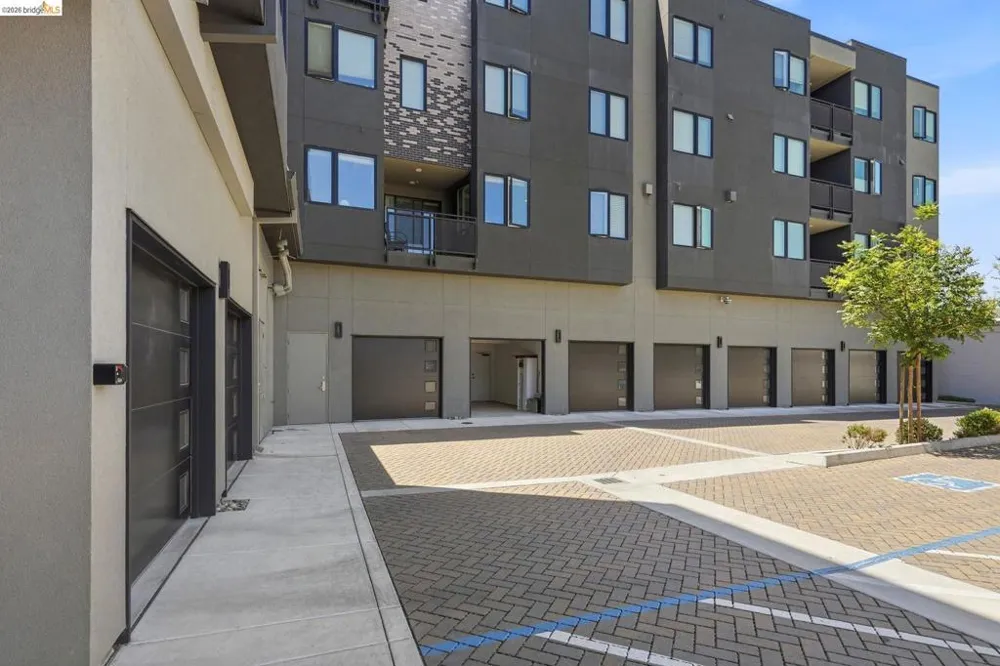 10300 San Pablo Ave #103 El Cerrito, CA 94530