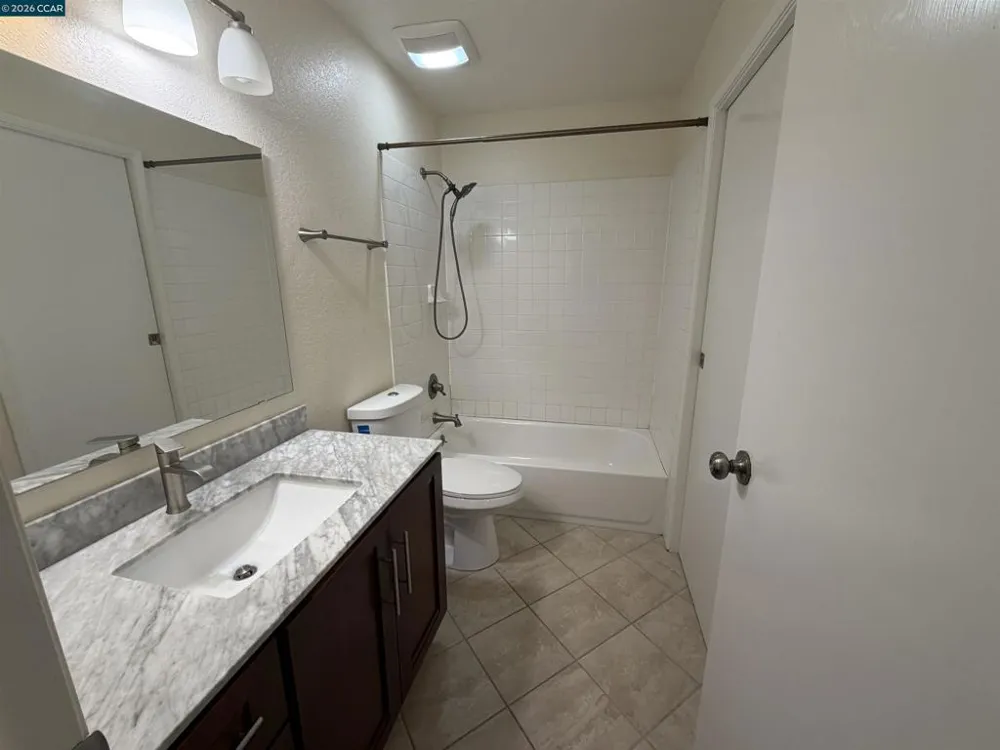 405 Del Valle Cir El Sobrante, CA 94803