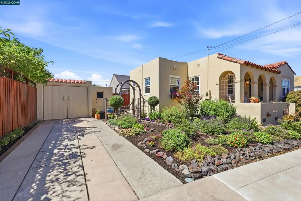 270 E 15th Pittsburg, CA 94565