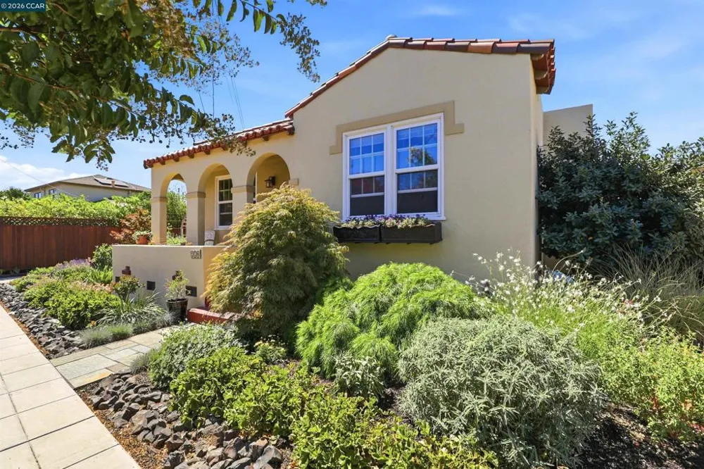 270 E 15th Pittsburg, CA 94565
