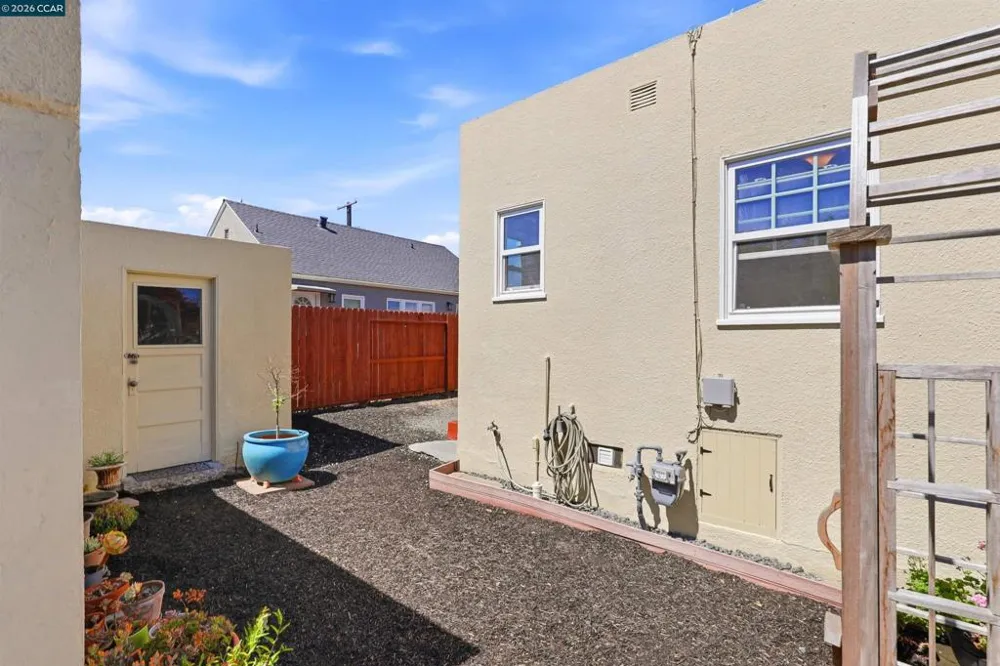 270 E 15th Pittsburg, CA 94565