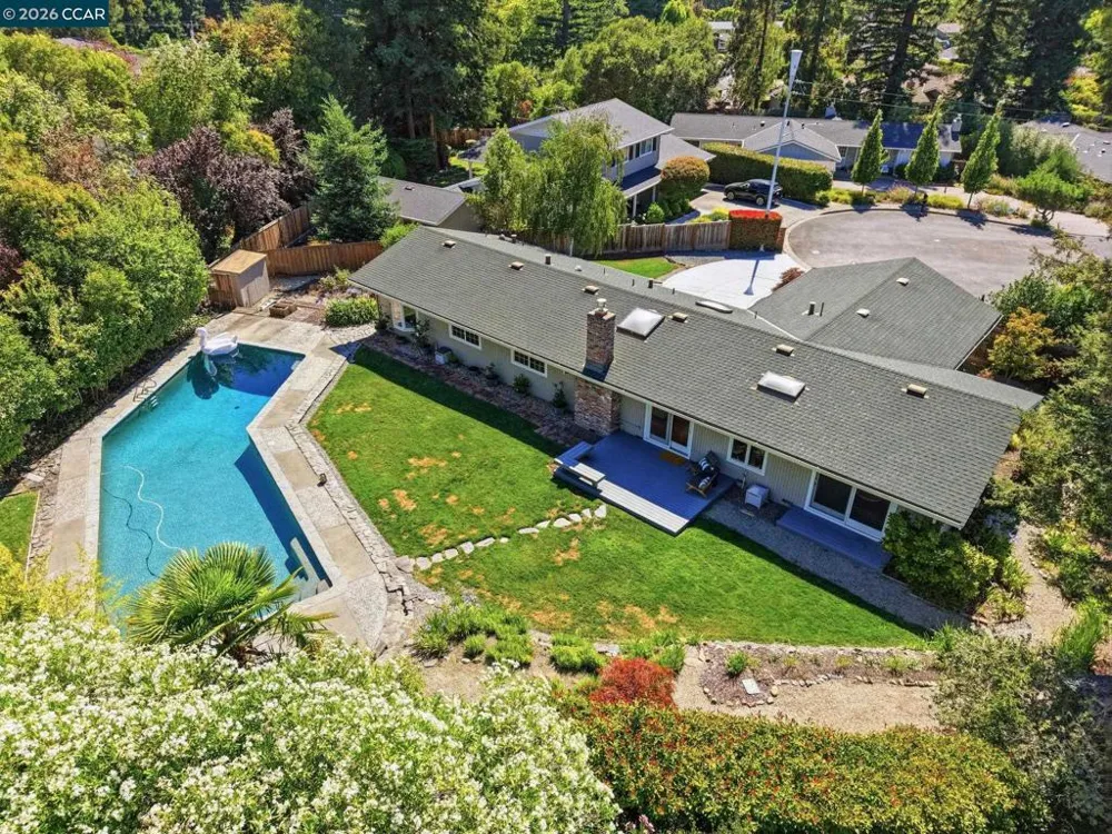 165 Selborne Way Moraga, CA 94556
