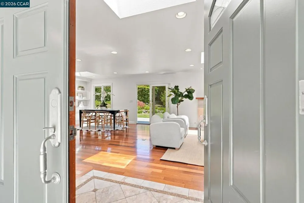 165 Selborne Way Moraga, CA 94556