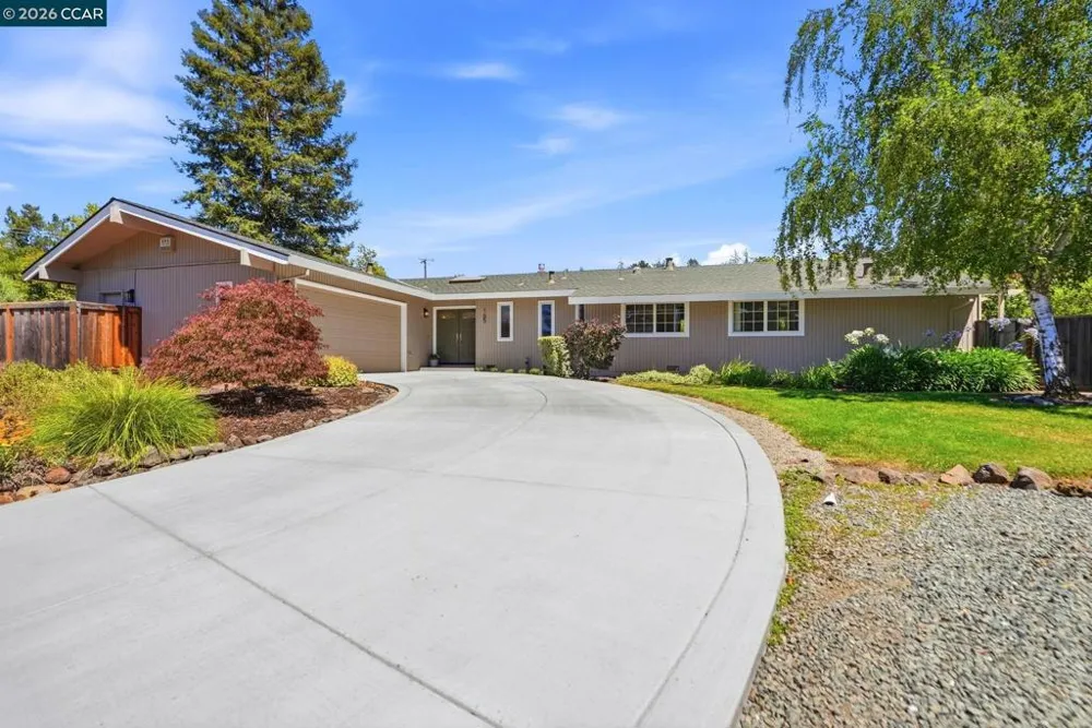 165 Selborne Way Moraga, CA 94556