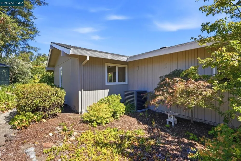 165 Selborne Way Moraga, CA 94556