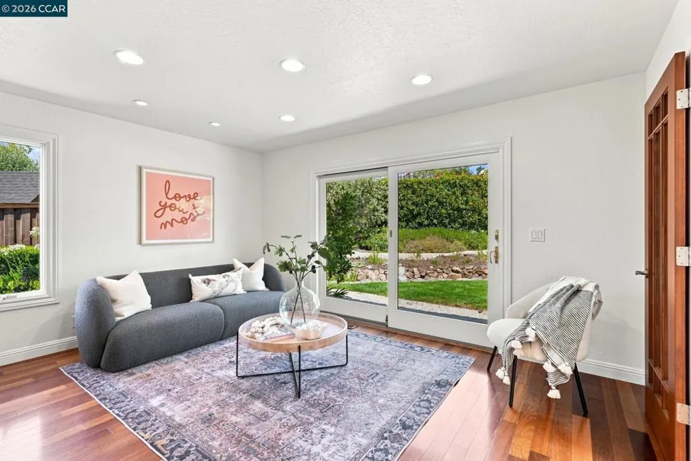 165 Selborne Way Moraga, CA 94556
