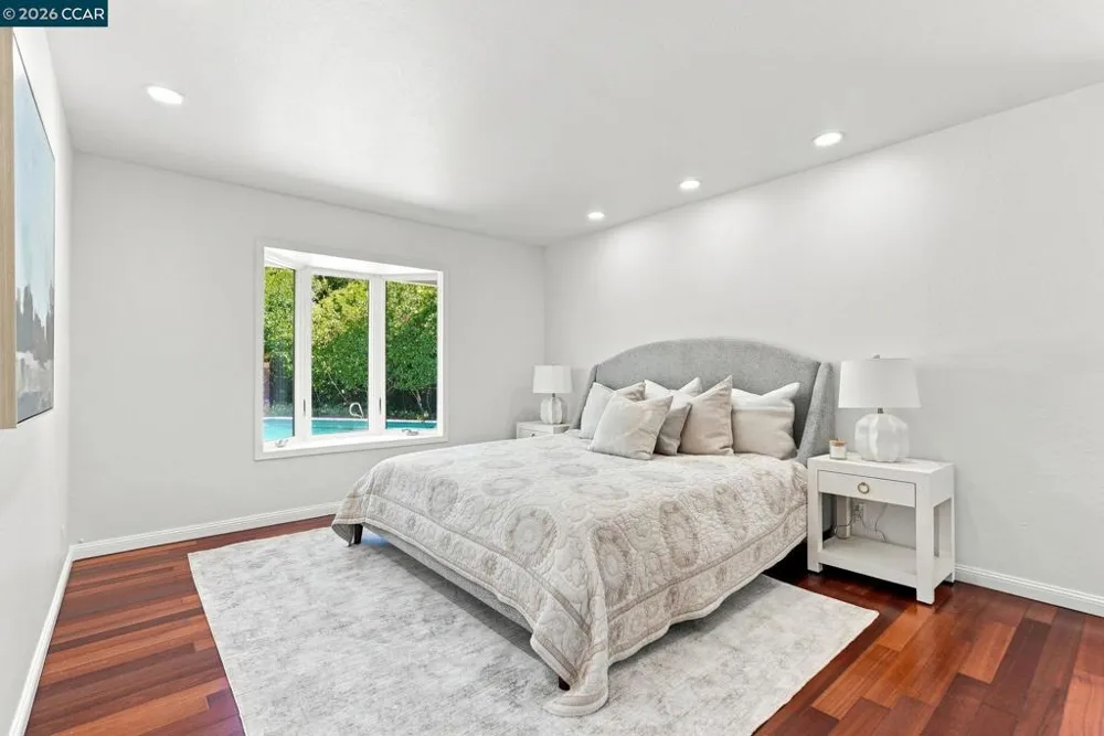 165 Selborne Way Moraga, CA 94556