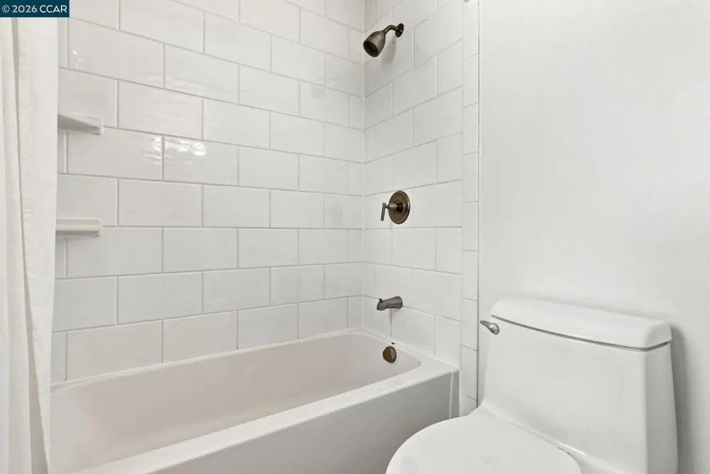 165 Selborne Way Moraga, CA 94556