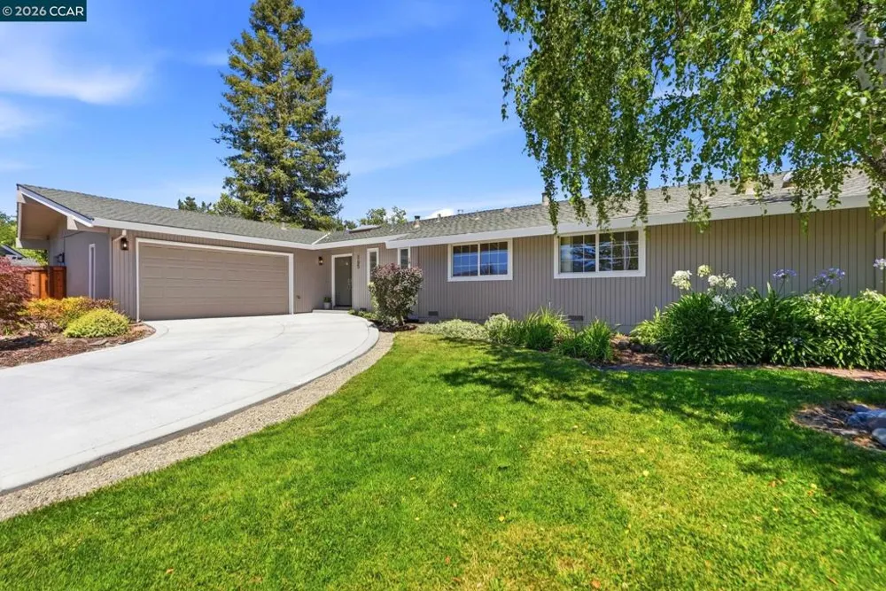 165 Selborne Way Moraga, CA 94556