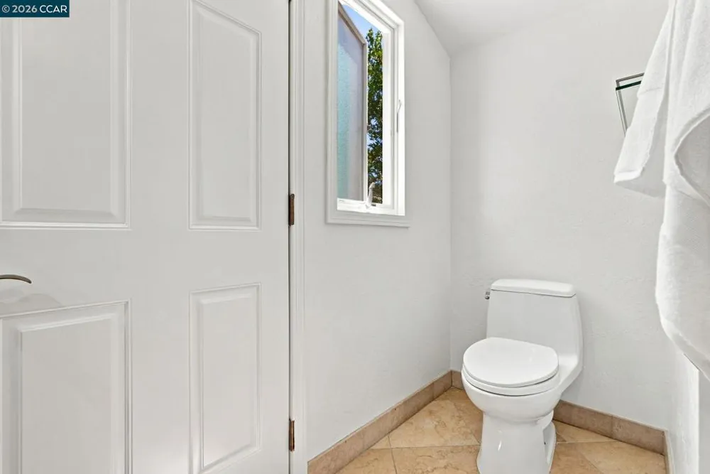 165 Selborne Way Moraga, CA 94556