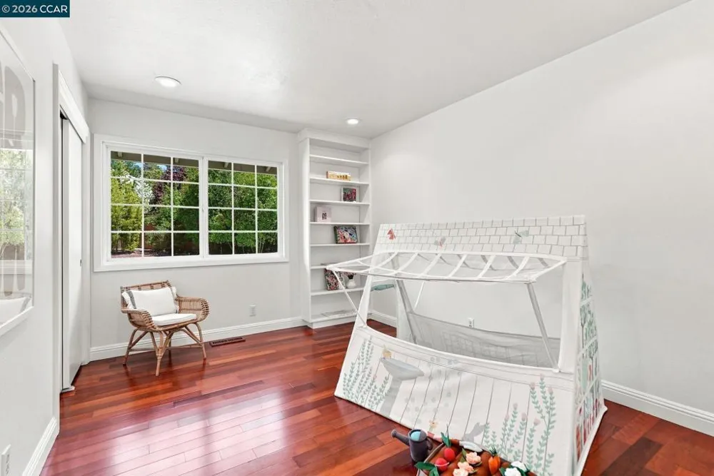 165 Selborne Way Moraga, CA 94556