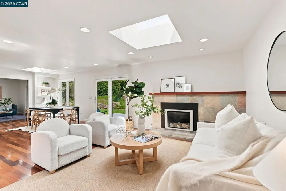 165 Selborne Way Moraga, CA 94556