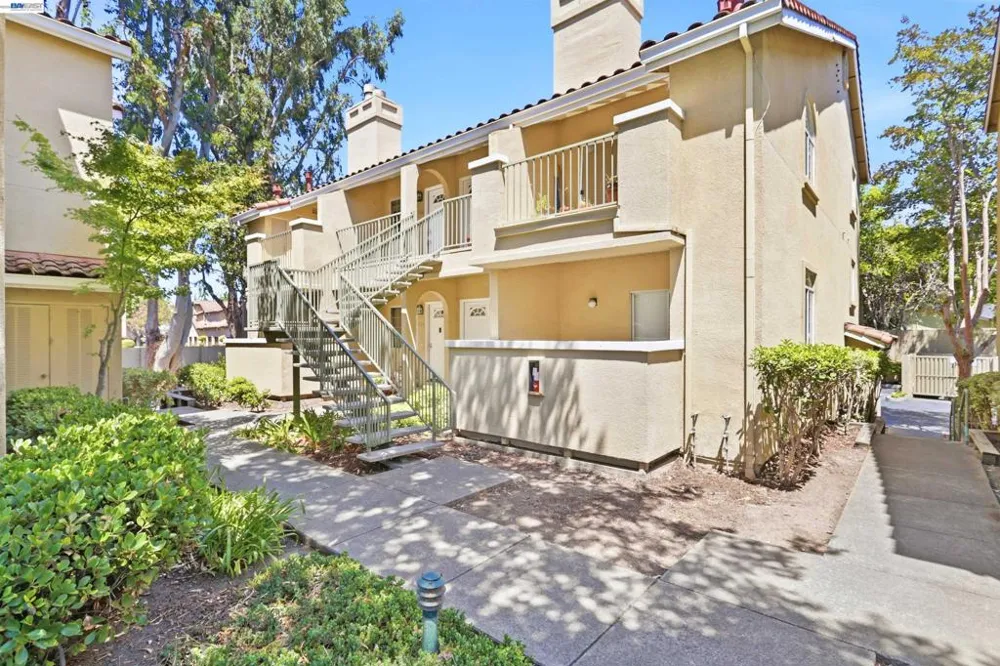 526 Arbor Way Milpitas, CA 95035