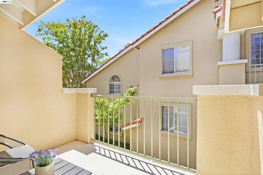 526 Arbor Way Milpitas, CA 95035