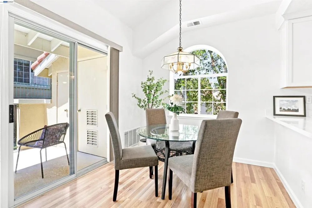 526 Arbor Way Milpitas, CA 95035