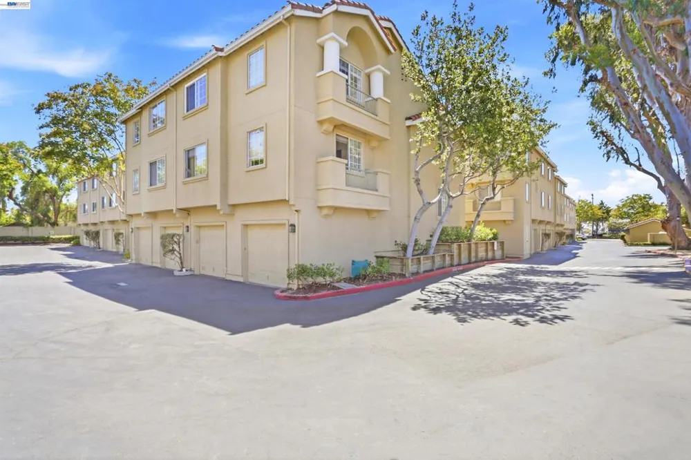 526 Arbor Way Milpitas, CA 95035