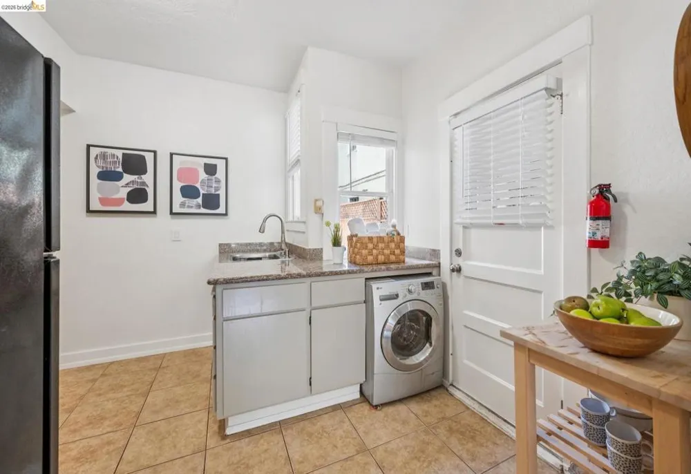 1767 Euclid Ave #2 Berkeley, CA 94709
