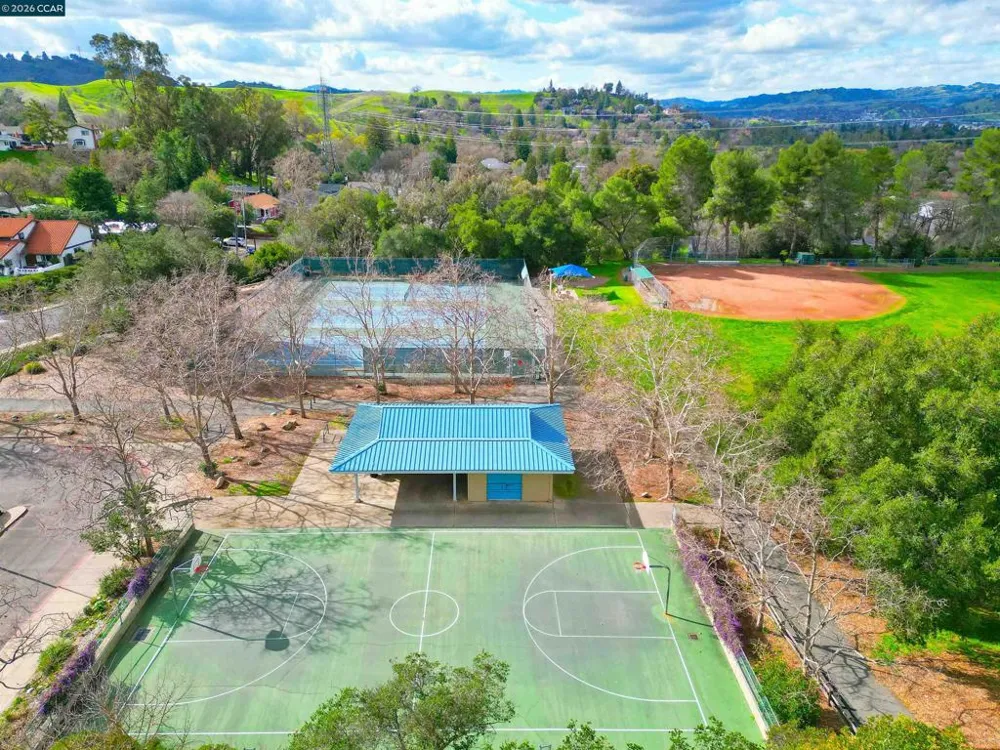 2211 Westmoreland Court Walnut Creek, CA 94596