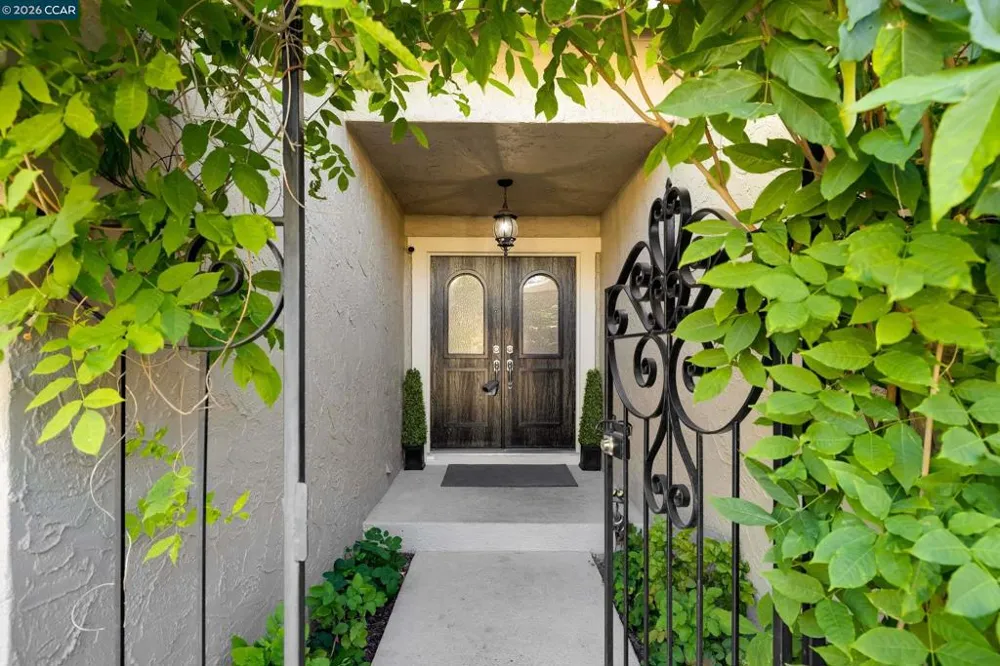 2211 Westmoreland Court Walnut Creek, CA 94596