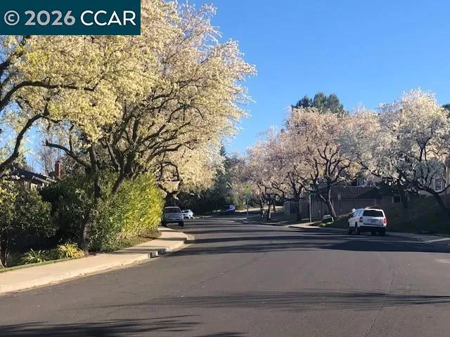 2211 Westmoreland Court Walnut Creek, CA 94596