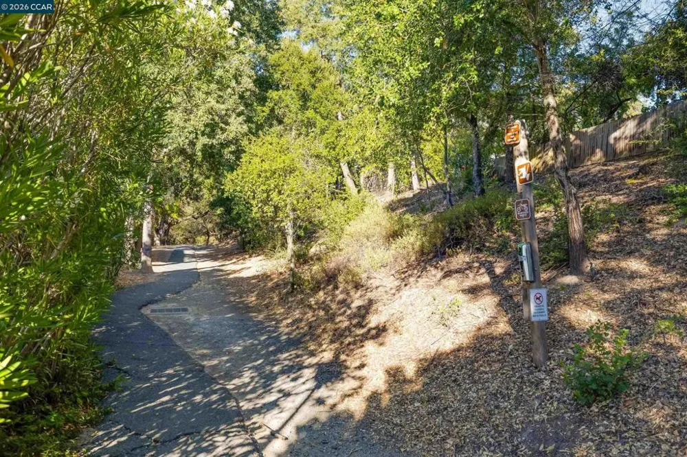 2211 Westmoreland Court Walnut Creek, CA 94596