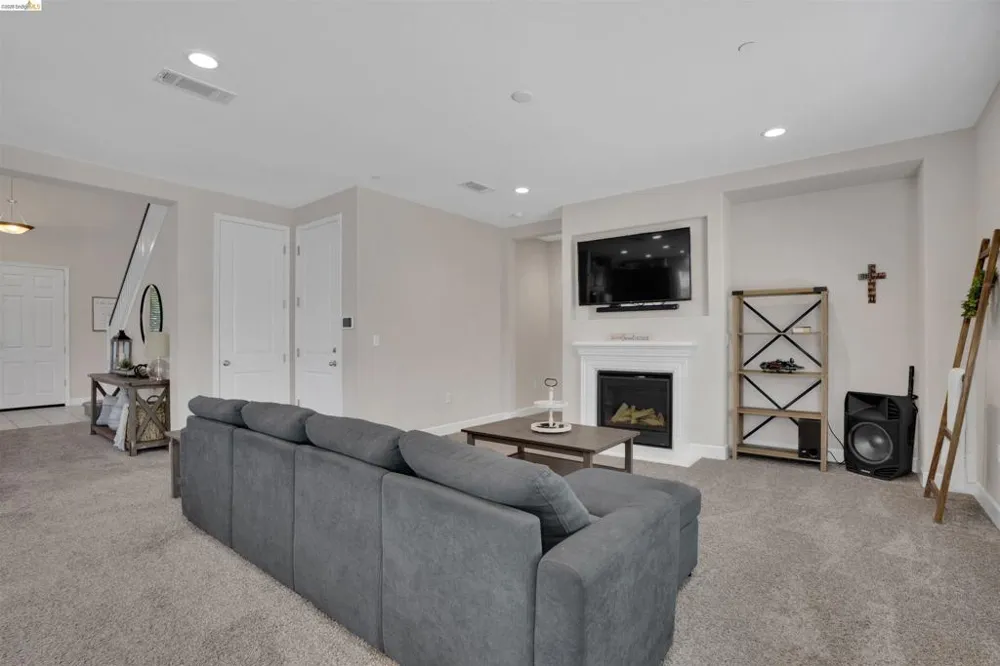 577 Sapphire Parkway Oakley, CA 94561