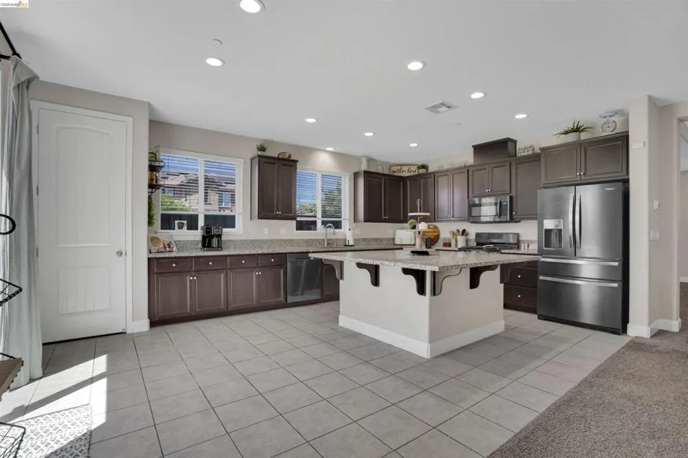 577 Sapphire Parkway Oakley, CA 94561