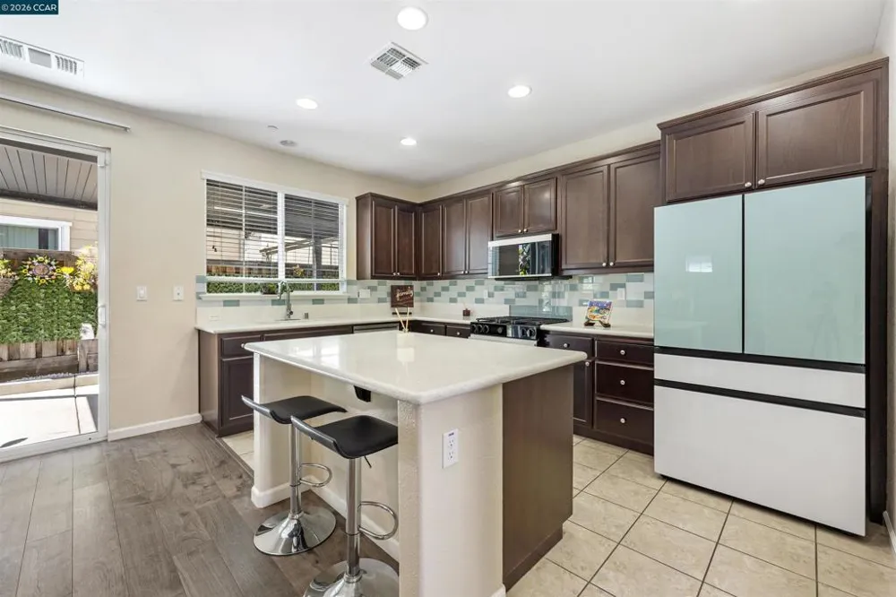 142 Halsey Way Pittsburg, CA 94565