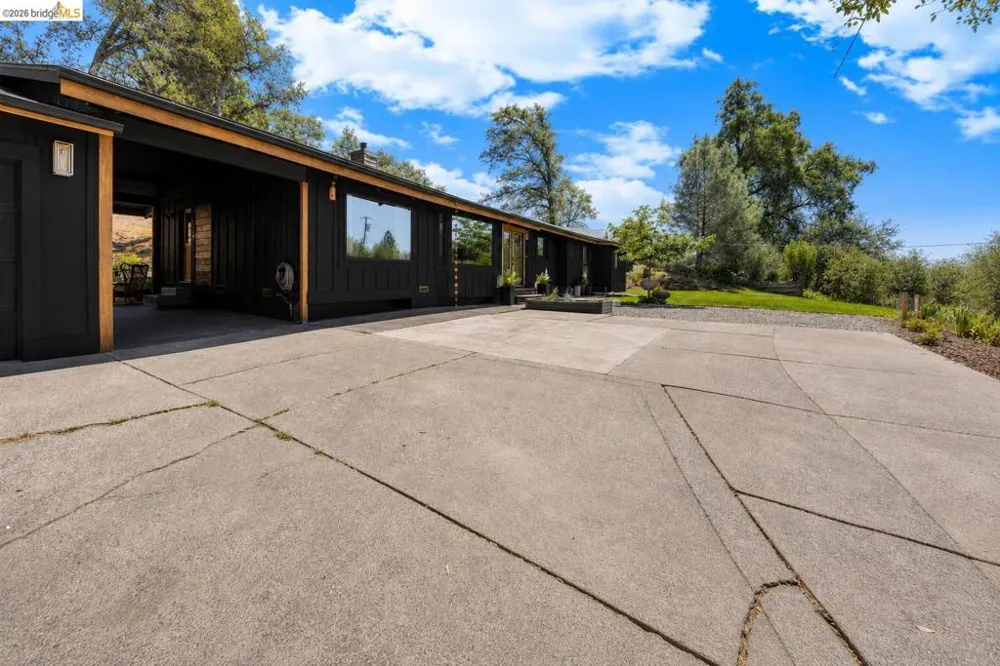 19813 Via Redonda Rd Sonora, CA 95370