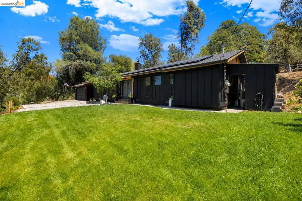 19813 Via Redonda Rd Sonora, CA 95370