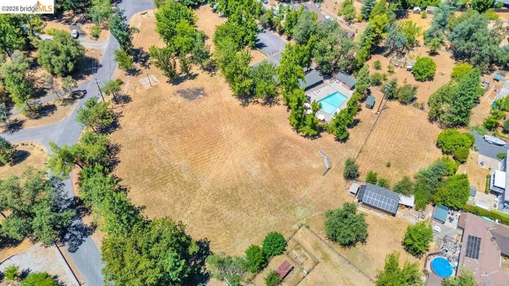 19813 Via Redonda Rd Sonora, CA 95370