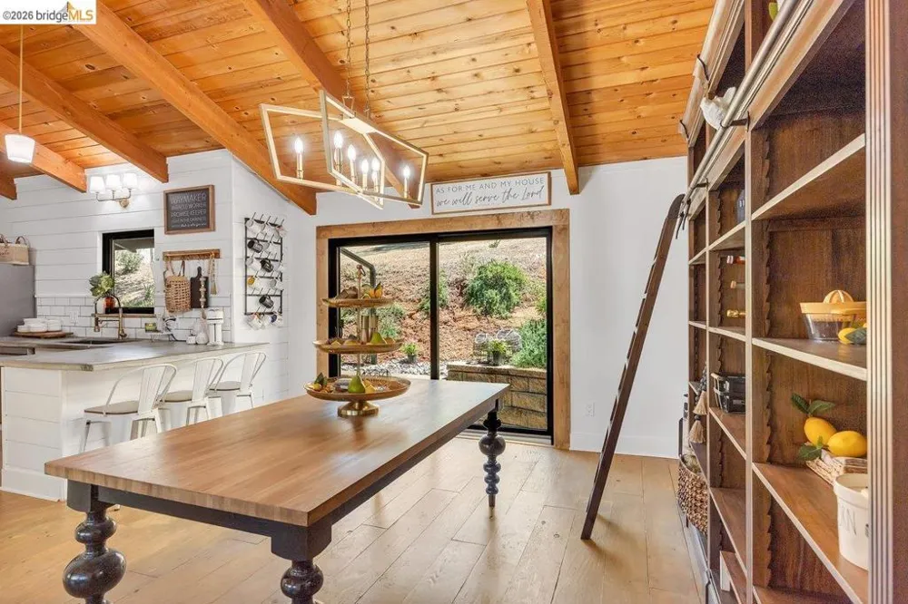 19813 Via Redonda Rd Sonora, CA 95370