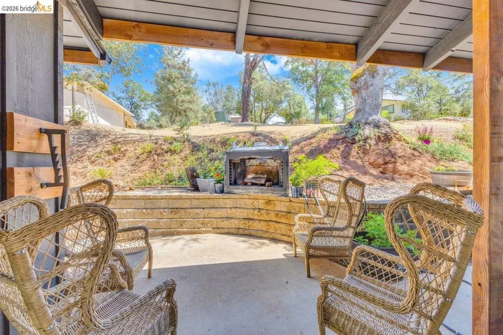 19813 Via Redonda Rd Sonora, CA 95370