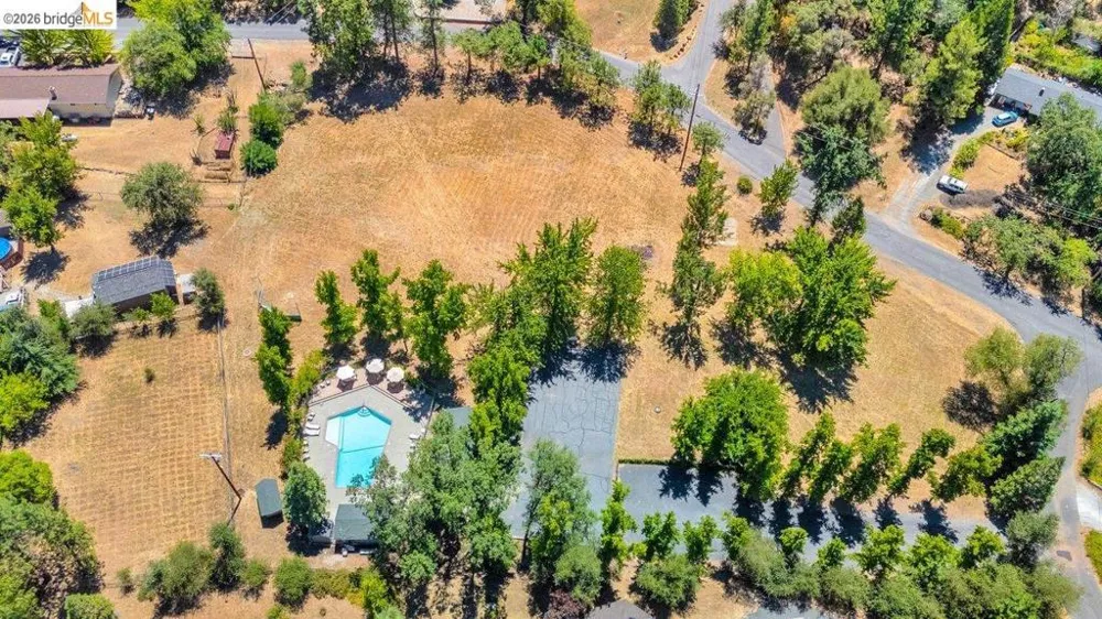 19813 Via Redonda Rd Sonora, CA 95370