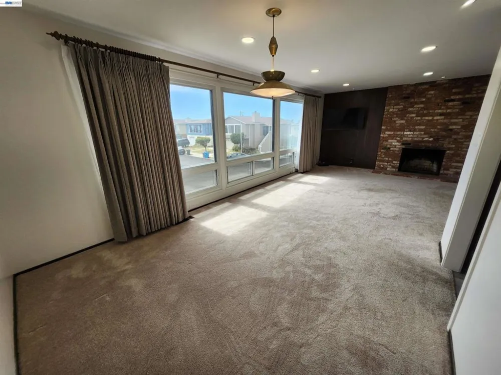 110 Sunshine Dr Pacifica, CA 94044
