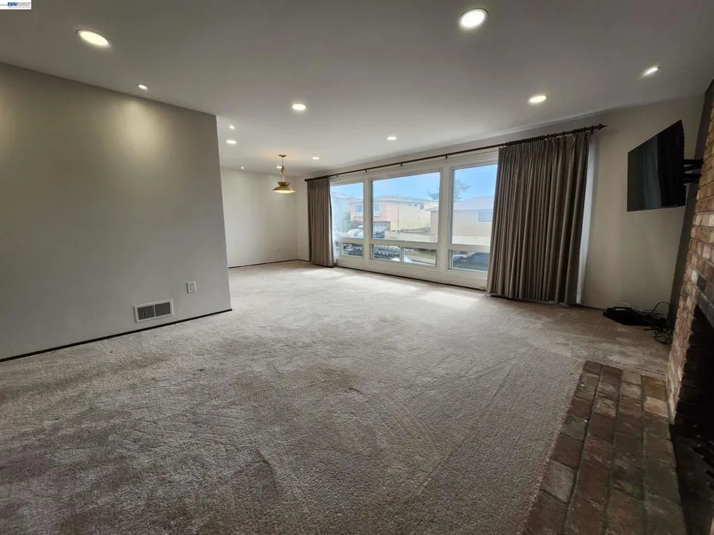 110 Sunshine Dr Pacifica, CA 94044