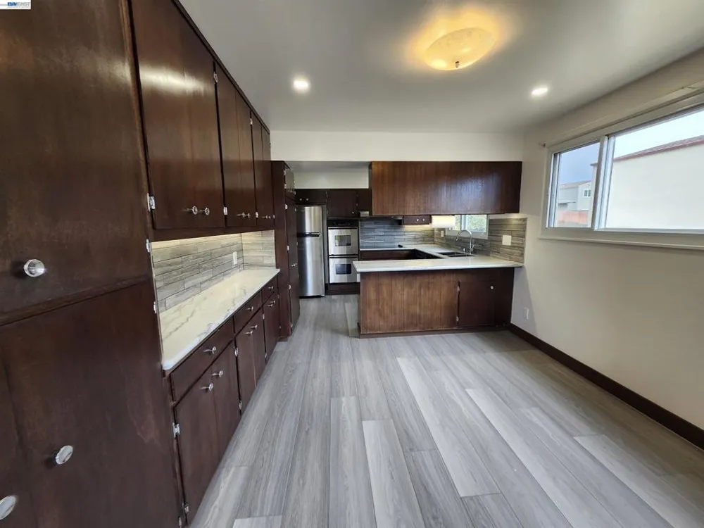 110 Sunshine Dr Pacifica, CA 94044