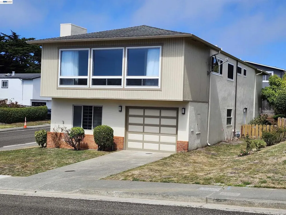110 Sunshine Dr Pacifica, CA 94044