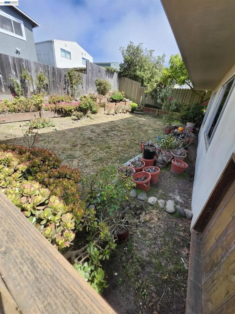110 Sunshine Dr Pacifica, CA 94044