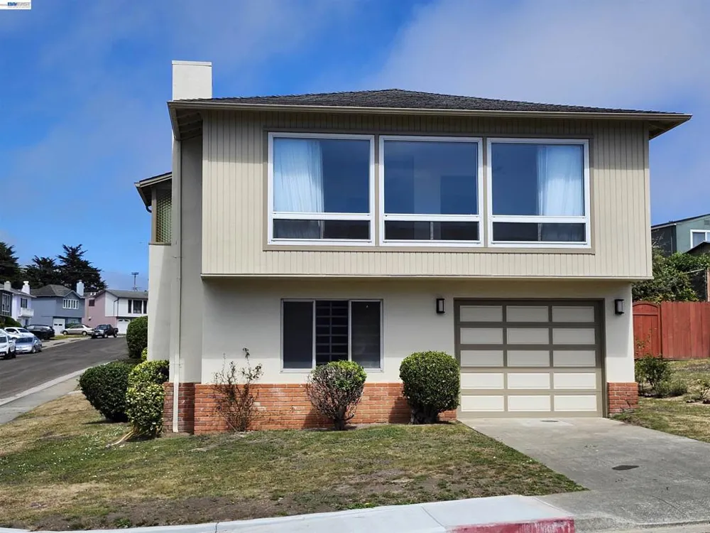 110 Sunshine Dr Pacifica, CA 94044